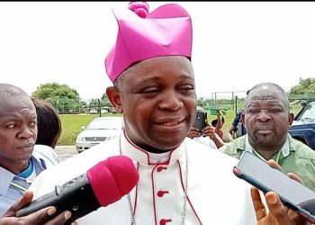 Conflit Mbole-Lengole : L’Evêque auxiliaire de Kisangani, Léonard Ndjadi sollicite l’implication du Chef de l’Etat pour le retour des déplacés dans leurs villages