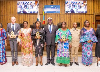 Clôture du mois de Mars : la CENI rend hommage aux femmes victimes des violences électorales du 20 décembre 2023