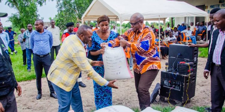 Lutte contre la crise alimentaire au Kasaï-Oriental : plusieurs tonnes de semences agricoles distribués aux ménages de 4 territoires