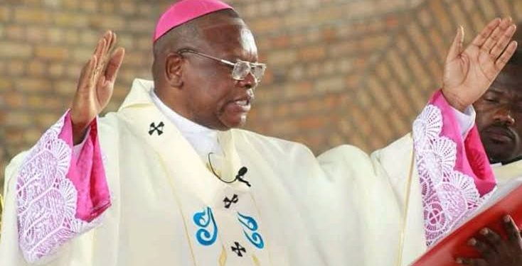 Archidiocèse de Kinshasa: La chancellerie condamne le traitement dégradant que les Services officiels de l’Aéroport de N’djili ont réservé au Cardinal AMBONGO (Communiqué)