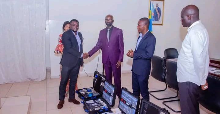 Kasaï-Oriental : la province reçoit du Catholic Refief Service les kits d’analyses d’eau au profit de la REPROSEKOR