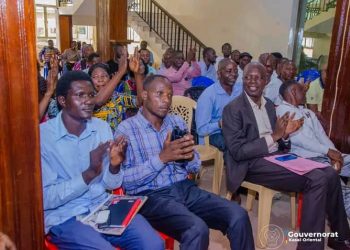 Kasaï-Oriental : le gouvernement provincial disponibilise 3 mois d’arriérés de salaire aux agents de la régie financière