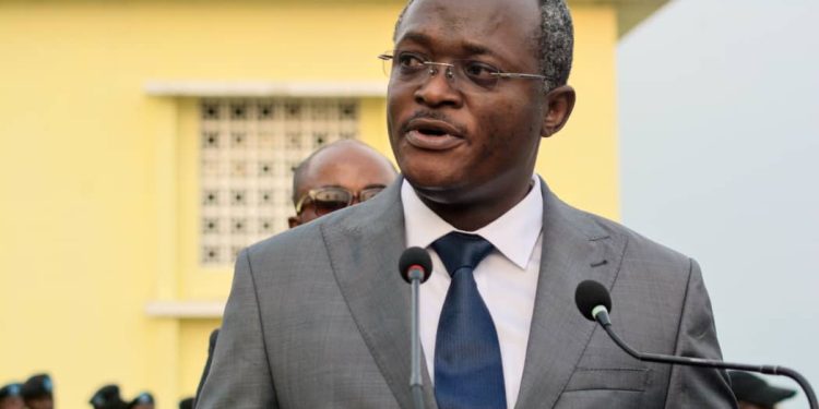 Kasaï-Central : le Gouverneur John Kabeya félicite les nouveaux membres du bureau définitif de l’Assemblée Provinciale
