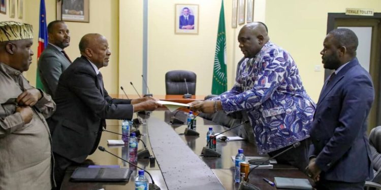 Enjeux Politiques : Le Président Félix-Antoine Tshisekedi dépêche un envoyé spécial auprès du Président Namibien