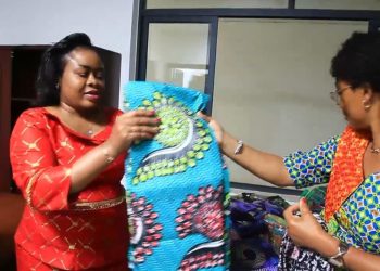 Lubumbashi : sensibilisés par Me Gisèle Ngungua, les femmes Full Gospel apportent leur assistance aux déplacés de l’Est