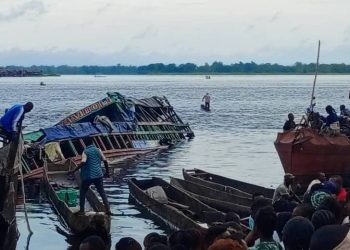 Sud-Ubangi : Selon le rapport d’une enquête, la province a enregistré près de 18 morts lors du naufrage d’une baleinière survenu à la fin du mois d’avril