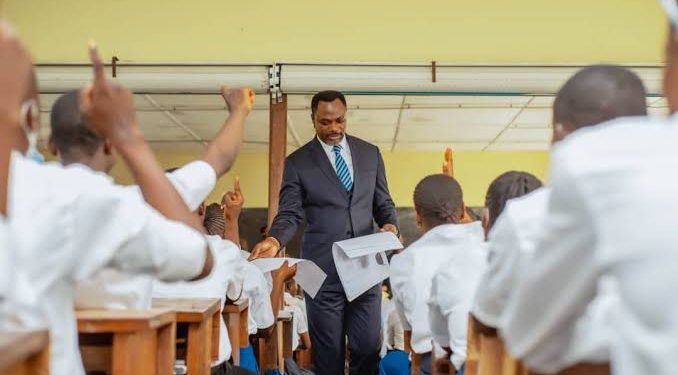 EPST: Lancement ce lundi 06 mai 2024 des épreuves de l’examen d’état hors-session par le Ministre Tony Mwaba à l’Institut Lumumba