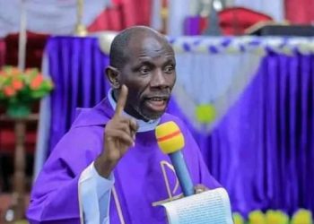 Affaire Cardinal Ambongo : « Depuis l’indépendance, les évêques catholiques sont toujours aux côtés du peuple» (Abbé Blaise Kanda)