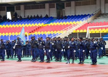 Kinshasa : les policiers non en service ne peuvent circuler avec une arme dans la ville ( Blaise kilimbalimba, commissaire provincial)