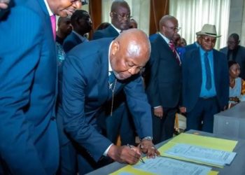 Vital Kamerhe après le dépôt de sa candidature: « Le peuple congolais sera correctement représenté dans cette salle et sa voix sera relayée par les honorables députés »