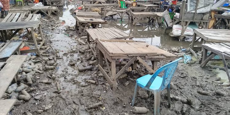 Mauvais état du marché Zigida à Kinshasa : Les vendeuses plaident pour la construction d’un nouveau bâtiment moderne