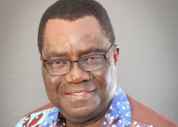 Littérature : le recueil de poèmes «Marcher sur le fil du temps » de Gaston Mabaya porté sur les fonds baptismaux .