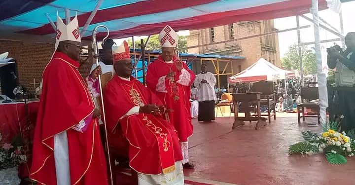 Kasaï-central : Mgr Félicien Ntambue Kasembe intronisé comme nouvel Archevêque métropolitain de Kananga