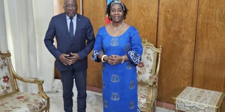 Assemblée nationale : Élue avec 203 voix, la princesse DOMINIQUE MUNONGO INAMIZI a officiellement pris ses fonctions de rapporteur adjoint