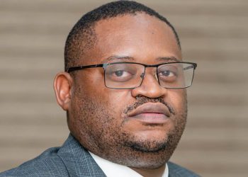 Doudou Roussel Fwamba Likunde : le successeur de Nicolas Kazadi est un haut-cadre de l’UDPS habitué des Finances publiques (Profil)