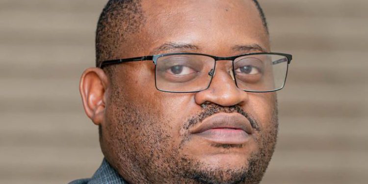Doudou Roussel Fwamba Likunde : le successeur de Nicolas Kazadi est un haut-cadre de l’UDPS habitué des Finances publiques (Profil)