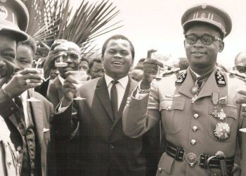 20 mai 1967 : Mobutu et ses compagnons dont Étienne Tshisekedi publient le manifeste de la N’sele, base idéologique à la création du MPR