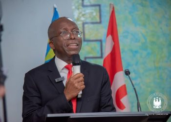 Augustin Matata Ponyo : « Pourquoi doit-on réviser une constitution qui n’est nullement respectée par le pouvoir actuel ? »