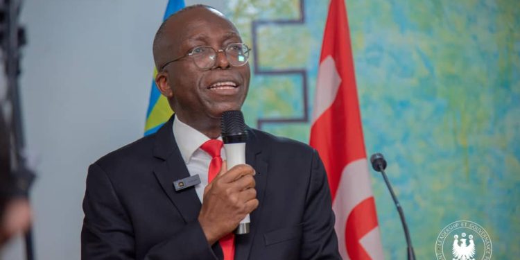 Augustin Matata Ponyo : « Pourquoi doit-on réviser une constitution qui n’est nullement respectée par le pouvoir actuel ? »