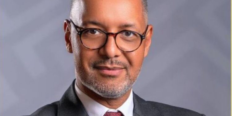 RDC : Le nouveau ministre des mines Kizito Pakabomba dispose d’une riche expérience managériale à l’international dans le secteur énergétique et pétrolier