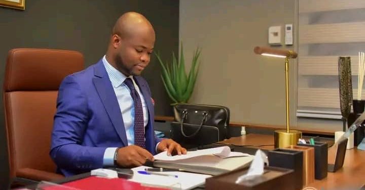 Kinshasa : Le nouveau Questeur de l’Assemblée provinciale Mubengaie Kamanga Socrates fait de l’intérêt général son cheval de bataille