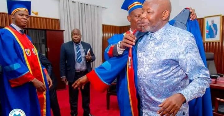 Université de Kinshasa : La Faculté des Sciences Économiques a remis officiellement la toge de Professeur au Docteur Vital Kamerhe