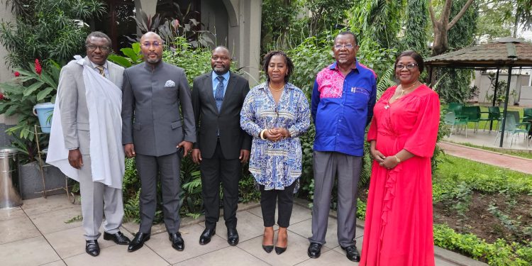 Kinshasa : Trois députés dont le rapporteur Adjoint de l’assemblée nationale Dominique Munongo Inamizi honorés par Lwanzo Lwa Mikuba