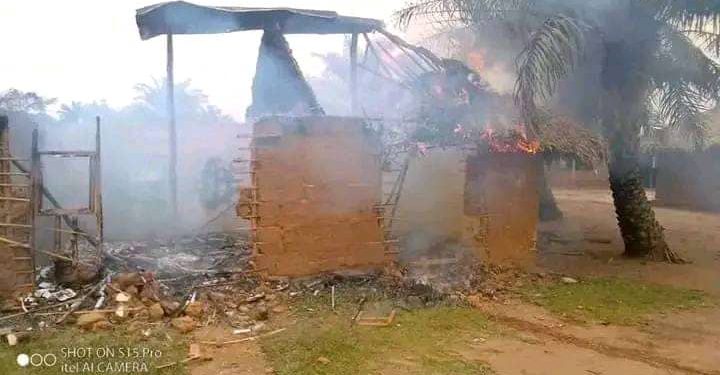 Kasai : Un conflit foncier entre deux villages fait plusieurs blessés et des maisons incendiées à Ilebo