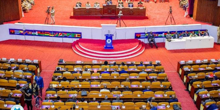 Investiture gouvernement Suminwa : chaque député aurait touché 30.000 USD pour le vote de confiance, dénonce CREFDL dans son rapport