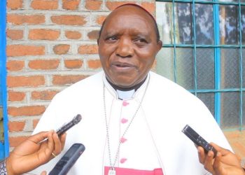 Guerre à l’Est : « Pour moi, dénoncer les violations contre la dignité humaine est un devoir » (Monseigneur SIKULI PALUKU)