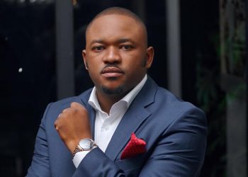 Publication du Gouvernement Provincial du Haut-Katanga : le député John Ngandu Kaswamanga félicite le gouverneur Jacques Kyabula pour les choix objectifs