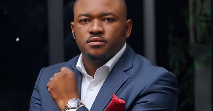 Publication du Gouvernement Provincial du Haut-Katanga : le député John Ngandu Kaswamanga félicite le gouverneur Jacques Kyabula pour les choix objectifs