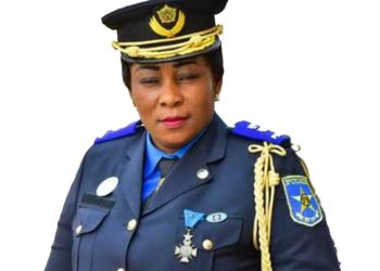 Mimie BIKELA MUNDELE: Du commandement de l’unité de protection de l’enfant au Ministère de l’intérieur de Kinshasa (Portrait)