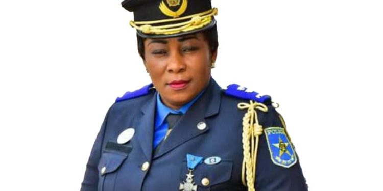 Mimie BIKELA MUNDELE: Du commandement de l’unité de protection de l’enfant au Ministère de l’intérieur de Kinshasa (Portrait)