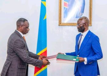 Kasaï-oriental : le Gouverneur Jean-Paul Mbwebwa Kapo prend les commandes de la province