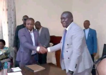 Kasaï : le gouverneur Crispin Mukendi prend officiellement ses fonctions
