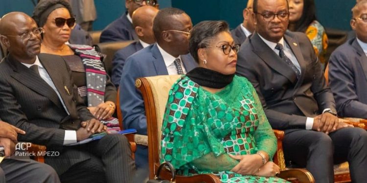 Assemblée nationale : Le taux directeur du budget du programme du gouvernement fixé à 3000 fc le dollar (débat général)