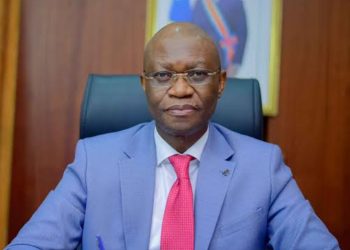 RDC : Le Président Felix Tshisekedi préfère maintenir le docteur ROGER KAMBA comme ministre de la Santé Publique, Hygiène et Prévention