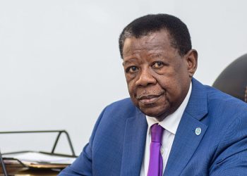 Emoluments des députés nationaux : Lambert Mende accuse Martin Fayulu de semer la confusion