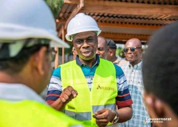 Kasaï-oriental : le gouverneur Mbuebua Kapo visite les chantiers en construction à Mbuji-Mayi