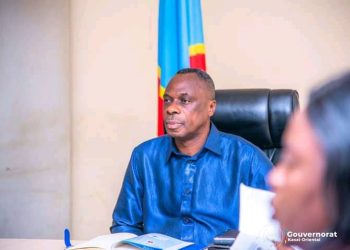 Kasaï-oriental : le Gouverneur Jean-Paul Mbuebua à la régie financière pour s’enquérir des difficultés dans la mobilisation des recettes