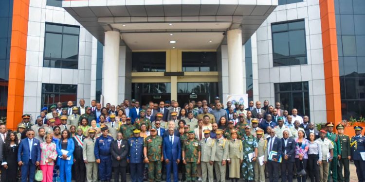 Guerre à l’Est : Guy Kabombo appelle les auditeurs stratèges du CHESD à trouver des axes prioritaires d’actions pour faire face à l’insécurité
