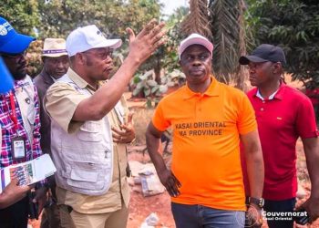 Kasaï-oriental : Le gouverneur Mbuebua en visite d’inspection des travaux de modernisation de 38.8km de la route Mbujimayi – Mwene Ditu