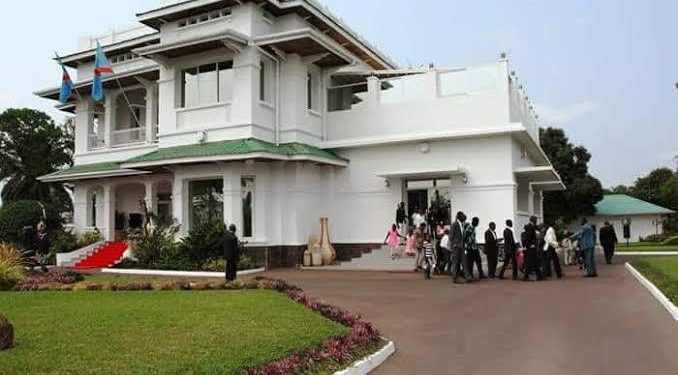 Kinshasa: Les nouvelles recrues de l’Inspection Générale du Travail en sit-in ce lundi 22 juillet 2024 devant la primature (Communiqué)
