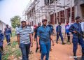 Kasaï-oriental : le gouverneur Mbuebua déçu de l&rsquo;évolution de certains chantiers financés par financés par le FPI