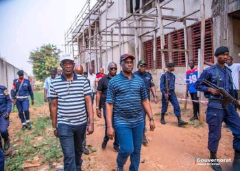 Kasaï-oriental : le gouverneur Mbuebua déçu de l’évolution de certains chantiers financés par financés par le FPI