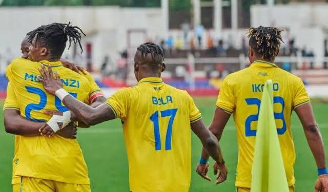 Sport-foot : La hiérarchie du FC Saint Eloi Lupopo demande des explications au joueur Dieubéni NDONGALA sur son transfert illicite au TP Mazembe