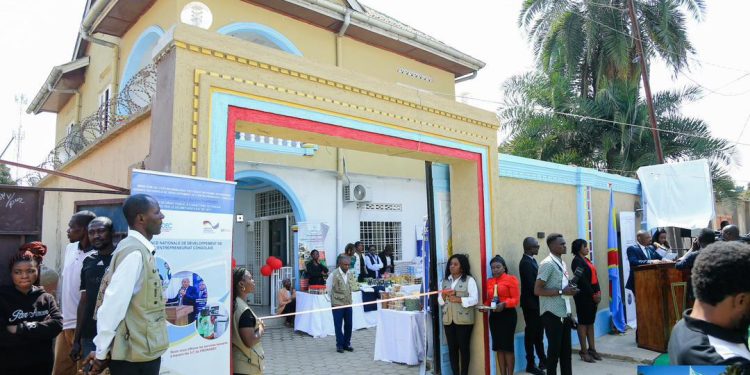 Haut-Katanga : Louis WATUM KABAMBA, ministre de l’industrie a inauguré le nouveau siège administratif de l’ANADEC à Lubumbashi