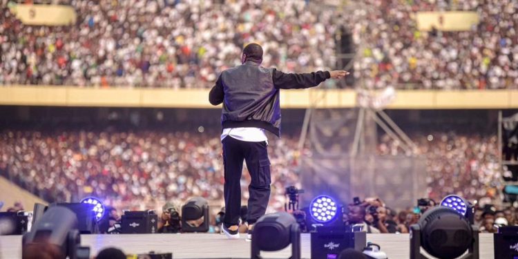 Décès au concert de Mike Kalambayi: Sur instruction de Judith Suminwa, une réunion de crise est convoquée en urgence ce dimanche 28 juillet au ministère de l’intérieur
