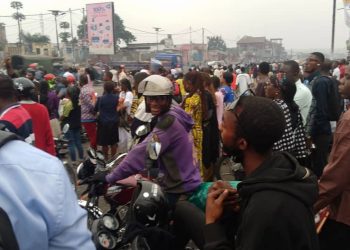 Grève des conducteurs à Kinshasa :des milliers des personnes obligées de faire le pied ce lundi 29 juillet